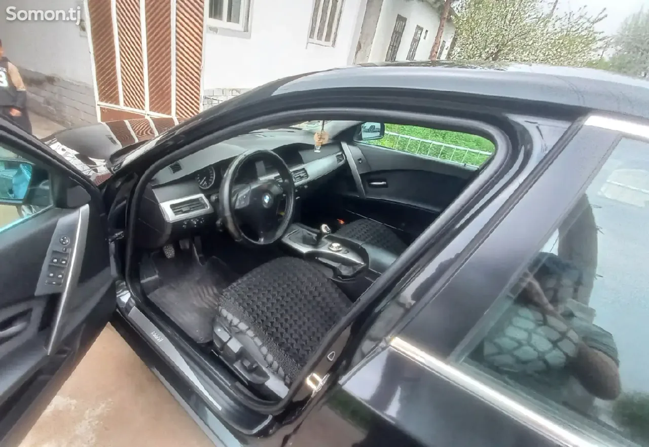 BMW 5 series 2004 · 2.4 MT