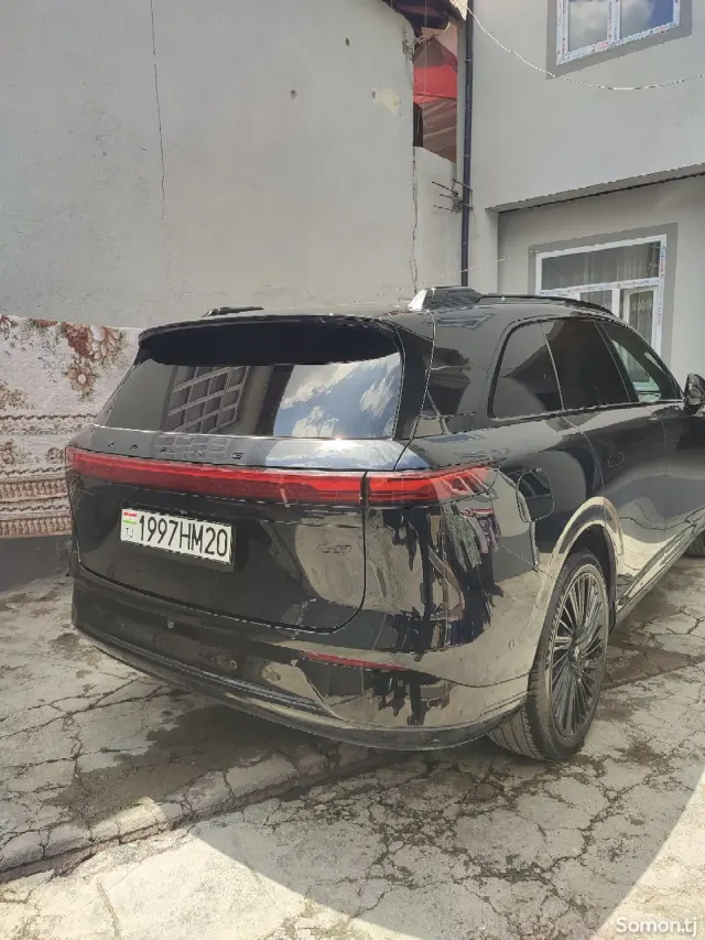 Xpeng G9 2025 · AT