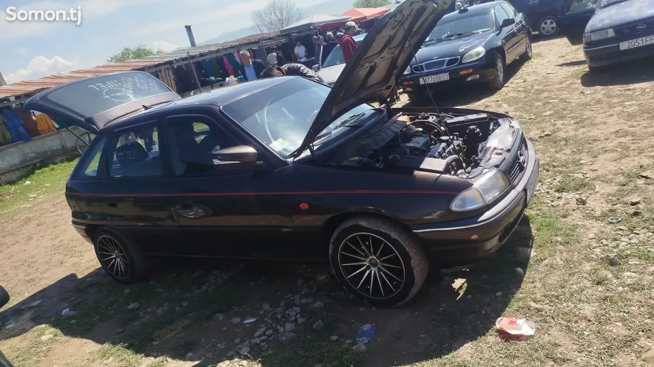 Opel Astra F 1996 · 1.6 MT