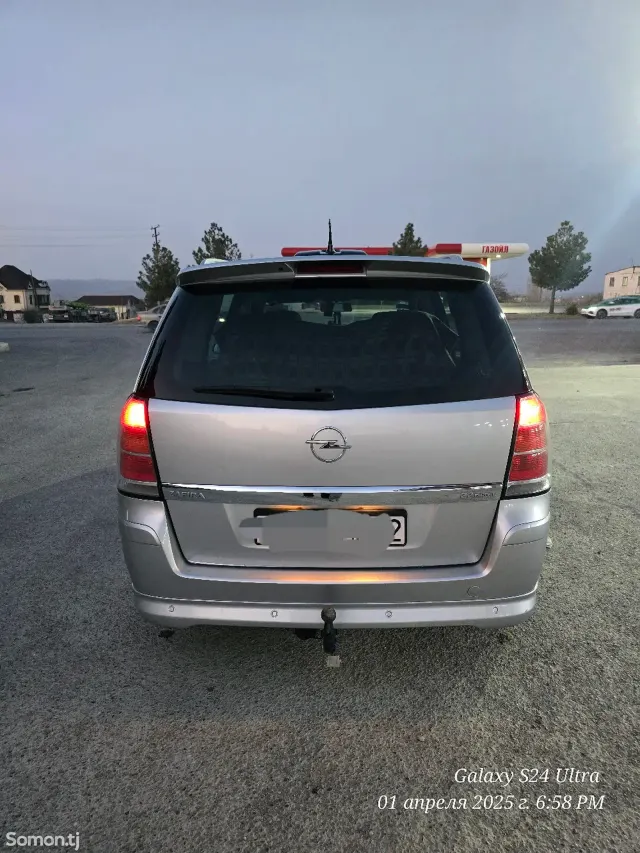 Opel Zafira 2007 · 2.2 AT