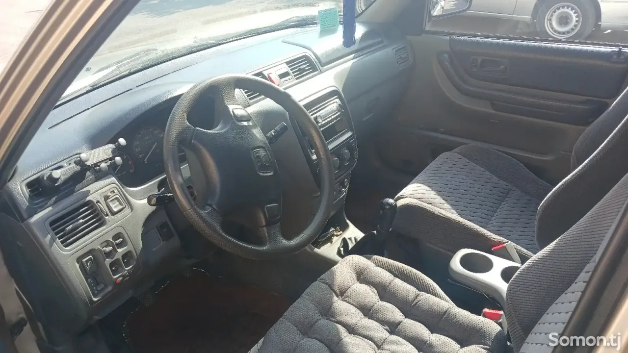 Honda CR-V 1999 · 2.0 MT