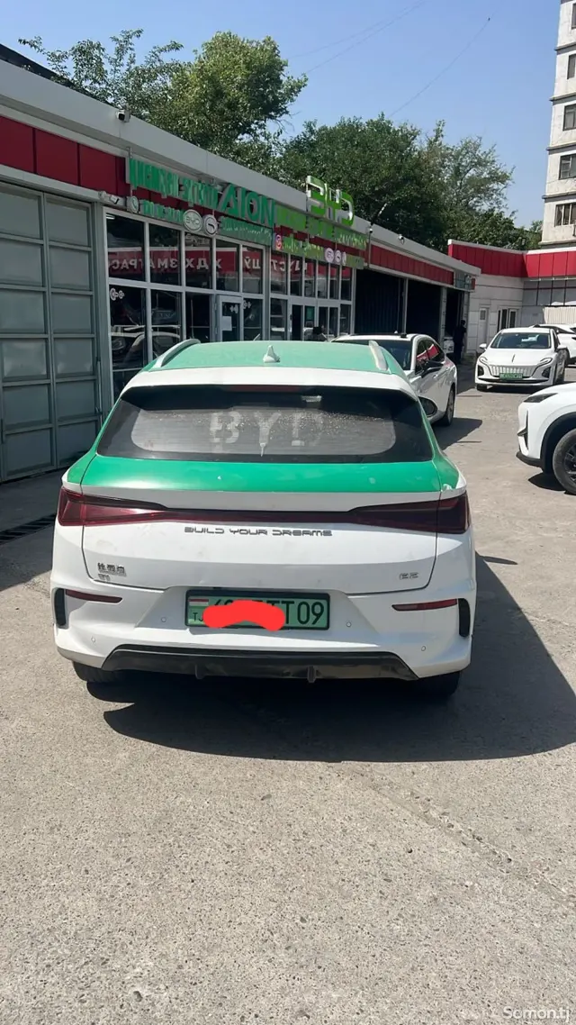 BYD E2 2023 · 1.6 AT