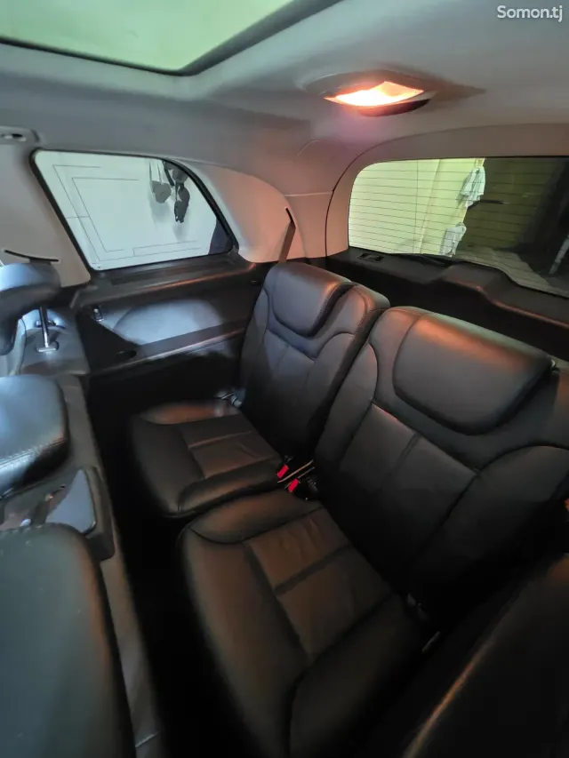 Mercedes-Benz GL class 2011 · 5.0 AT