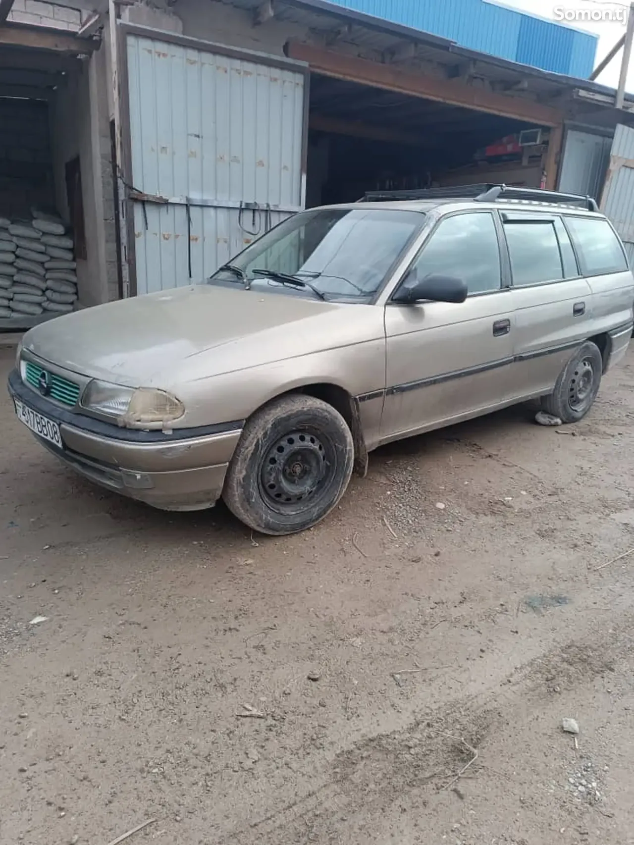 Opel Astra F 1996 · 1.6 MT