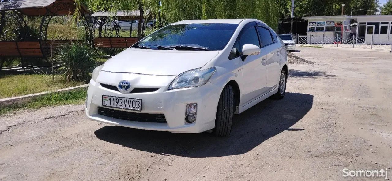 Toyota Prius 2010 · 1.8 AT
