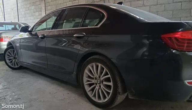 BMW 5 series 2015 · 2.8 CVT