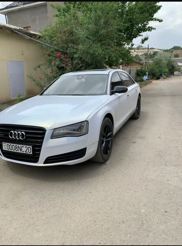 Audi A8 2012 · 3.0 AT