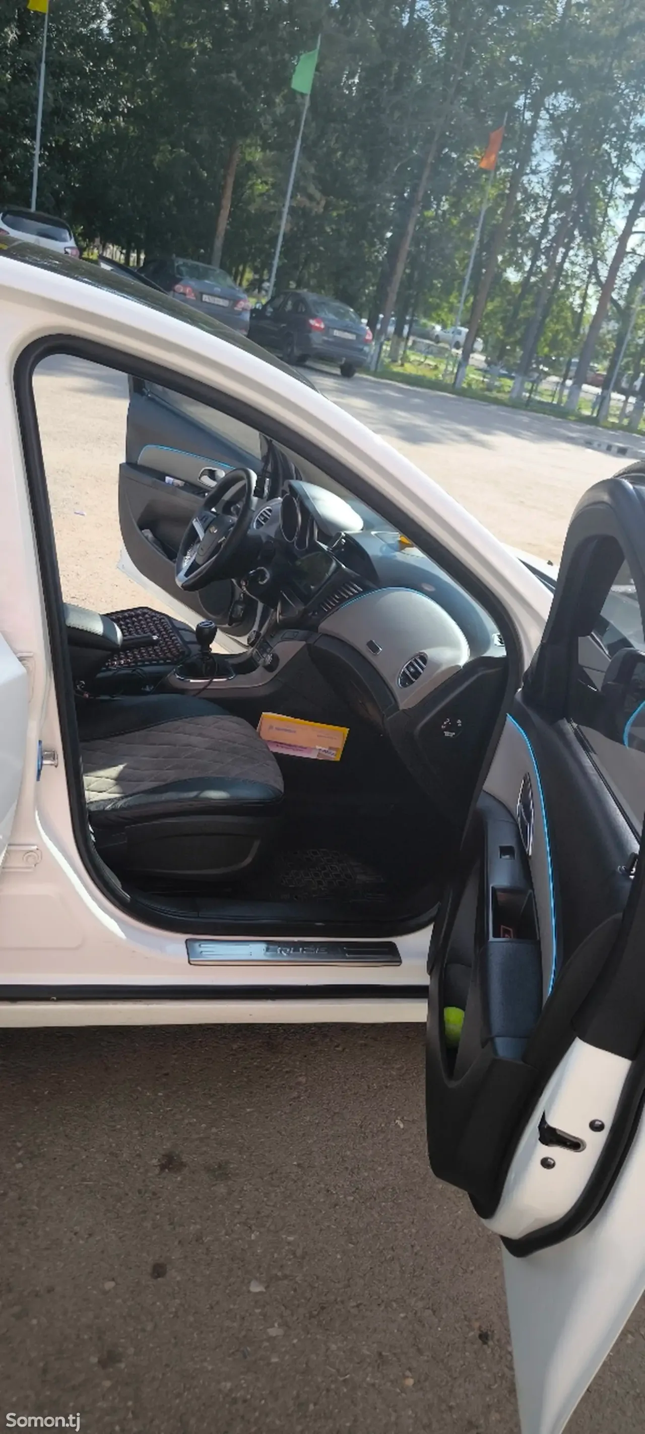 Chevrolet Cruze 2012 · 1.6 MT