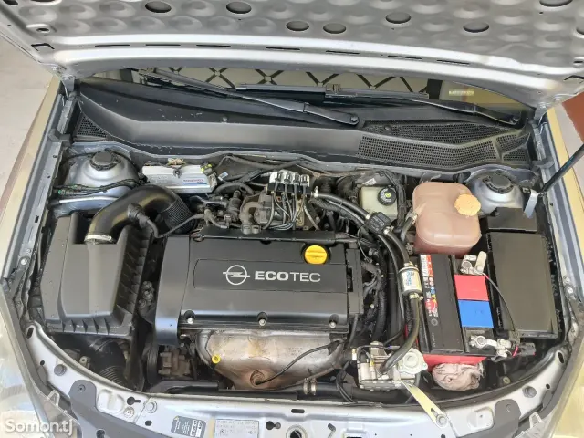 Opel Astra H 2006 · 1.6 MT
