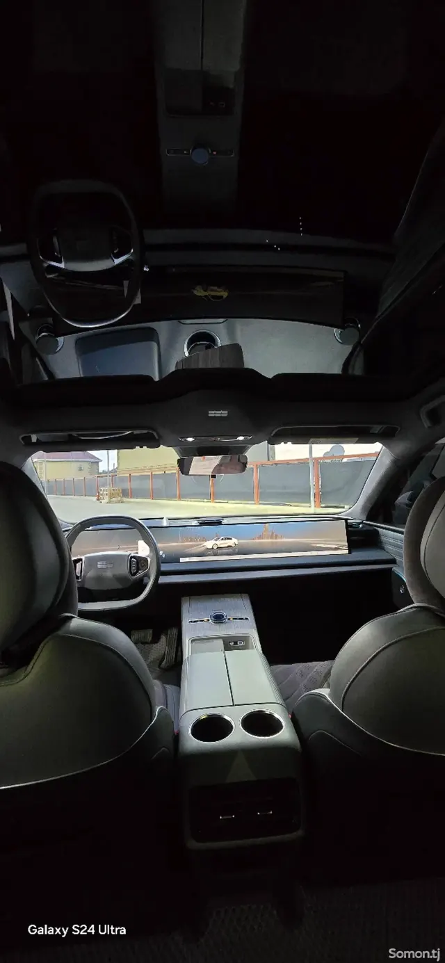 Geely Galaxy E8 2025 · AT