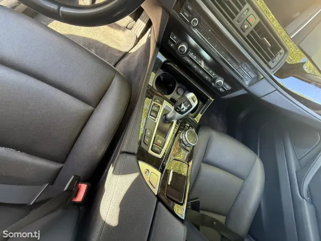 BMW 5 series 2015 · 2.0 AT