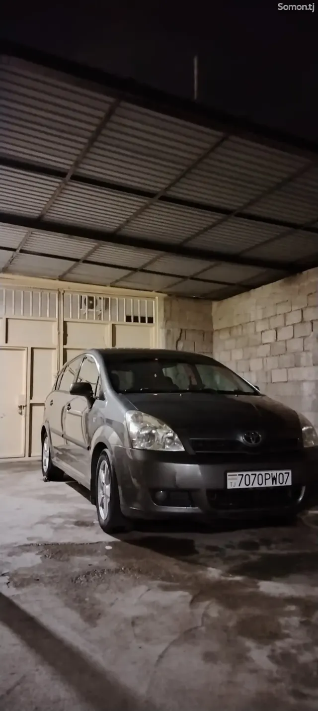 Toyota Corolla Verso 2007 · 2.2 MT