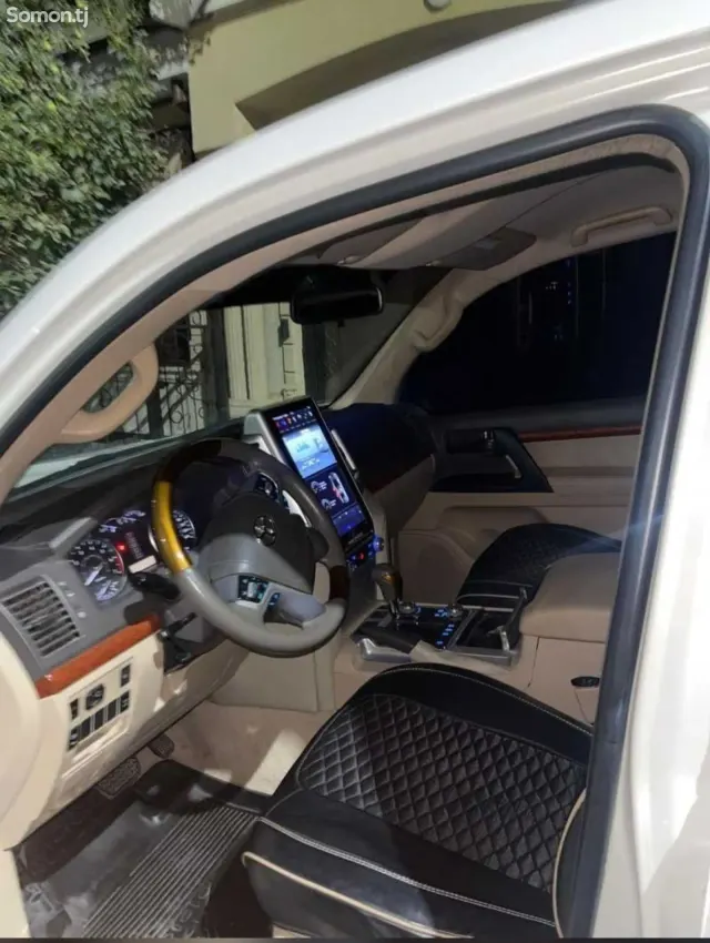 Toyota Land Cruiser 2014 · 4.0 AT