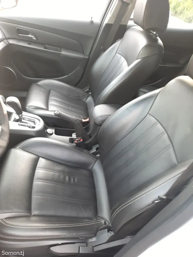 Chevrolet Cruze 2014 · 1.4 AT