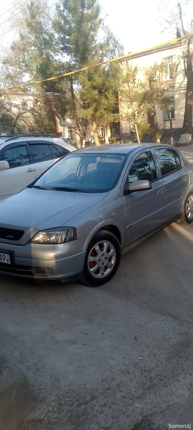 Opel Astra G 2001 · 1.6 MT