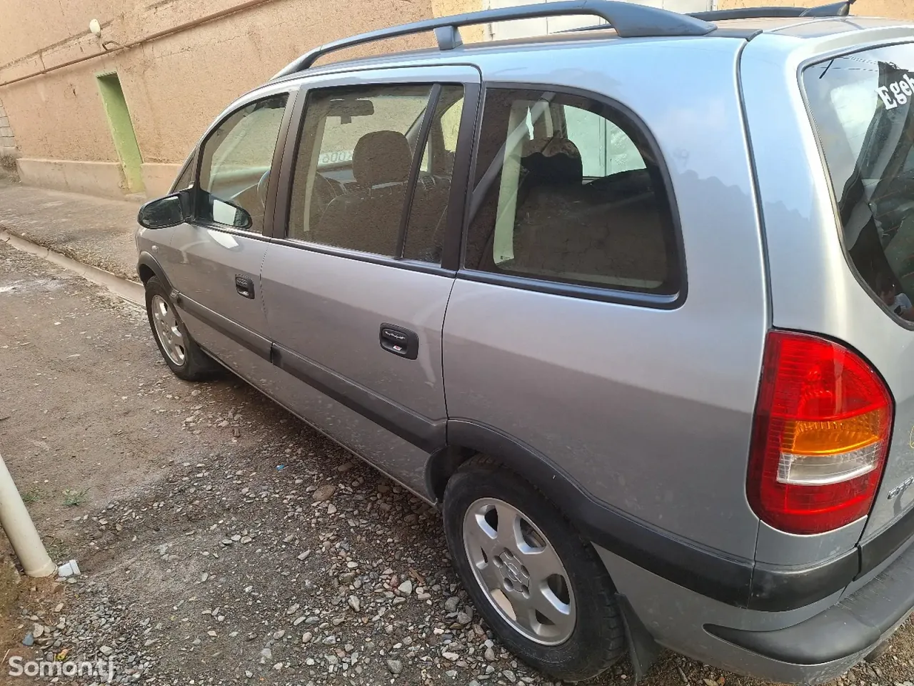 Opel Zafira 1999 · 1.8 MT