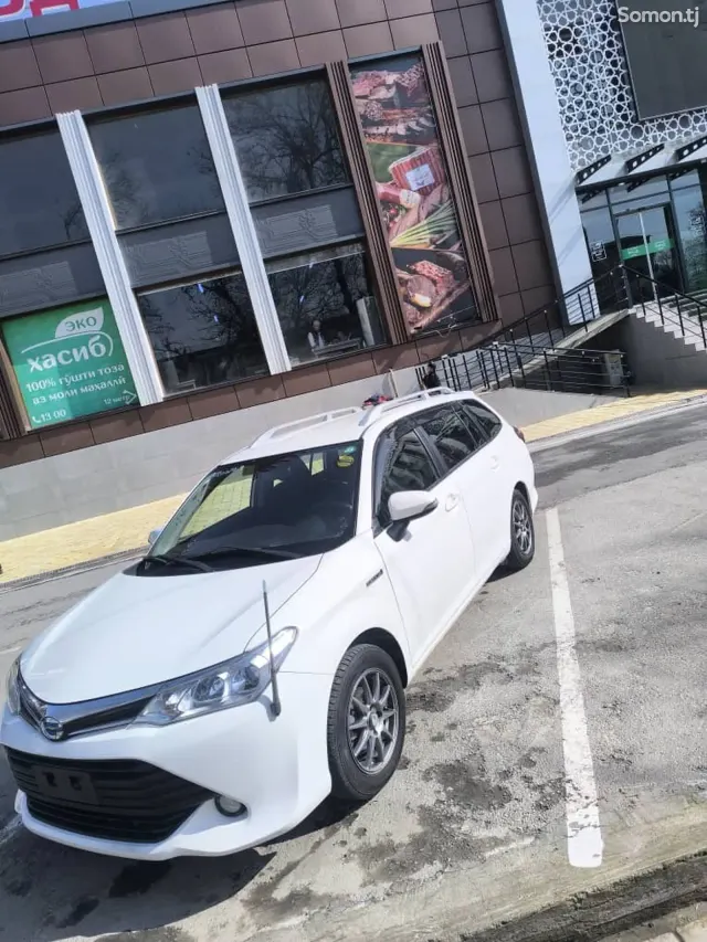 Toyota Fielder 2015 · 1.5 AT