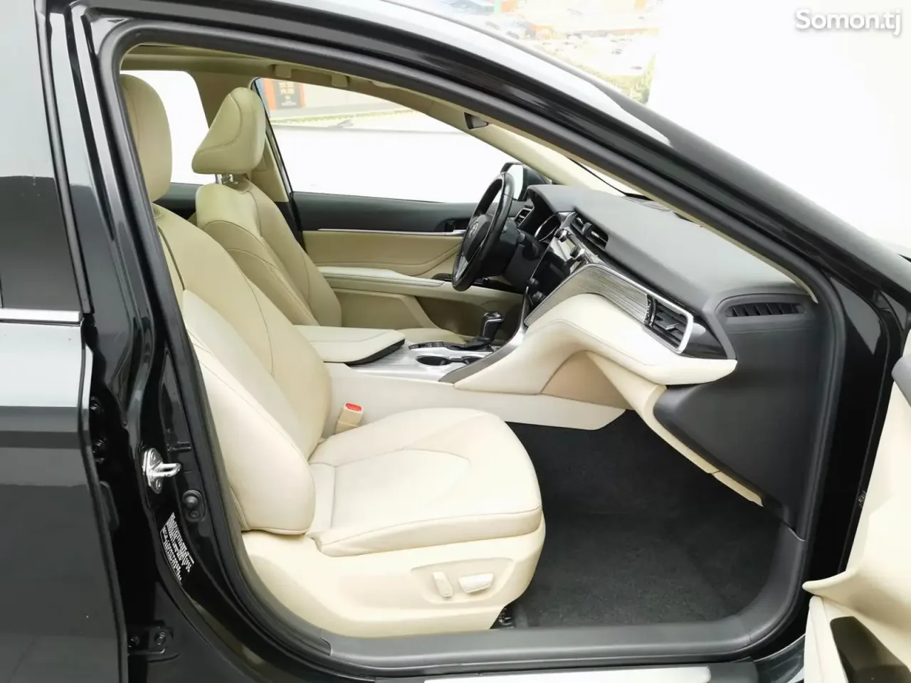 Toyota Camry 2019 · 2.5 AT