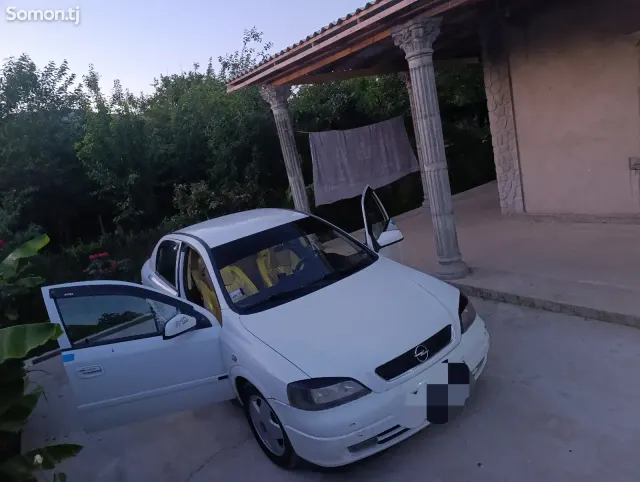 Opel Astra G 2000 · 1.6 MT