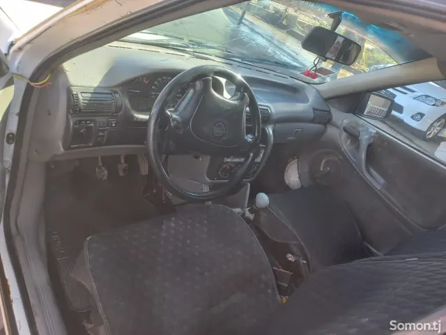 Opel Astra F 1993 · 1.6 MT