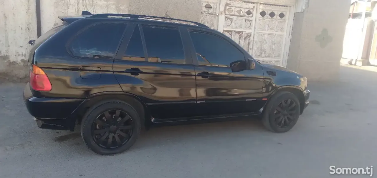 BMW X5 2003 · AT