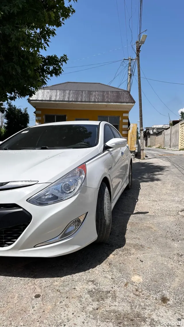 Hyundai Sonata 2015 · 1.6 AT