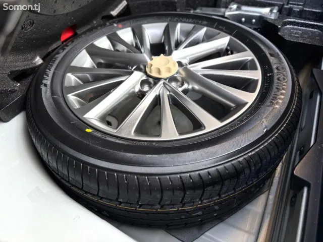 Toyota Camry 2016 · 2.5 AT