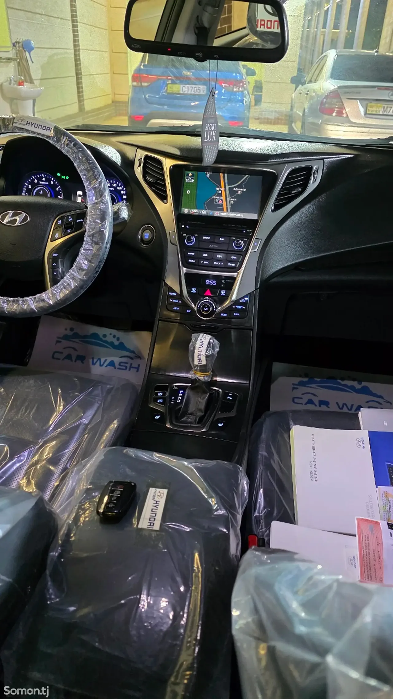 Hyundai Grandeur 2014 · 2.4 AT