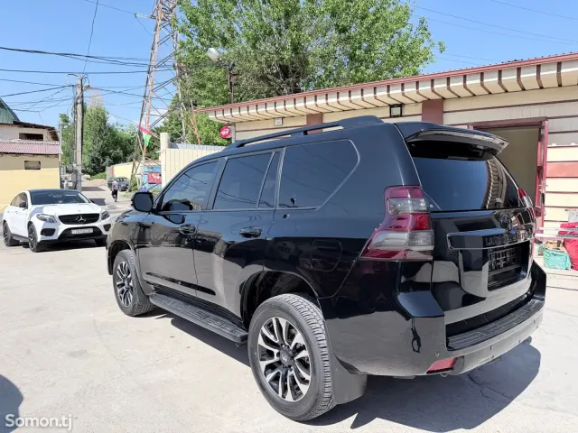 Toyota Land Cruiser Prado 2017 · 3.0 AT