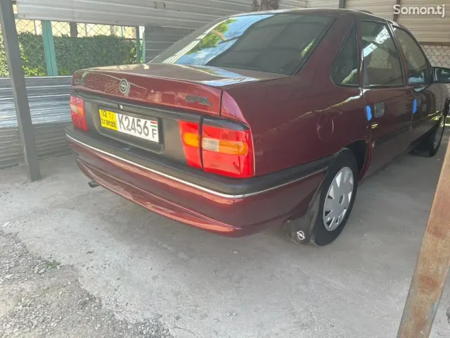 Opel Vectra A 1993 · 1.6 MT