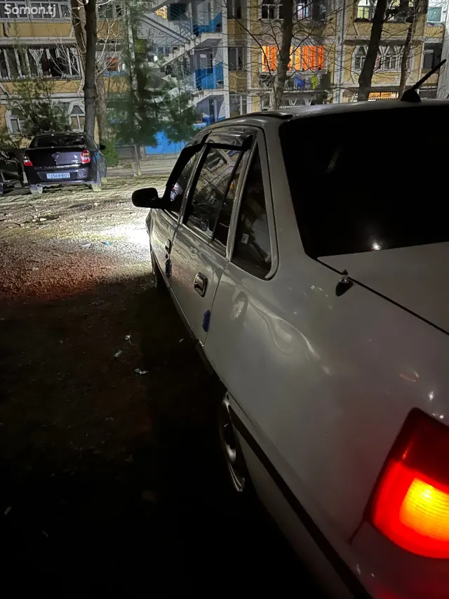 Daewoo Nexia 1996 · 1.6 MT