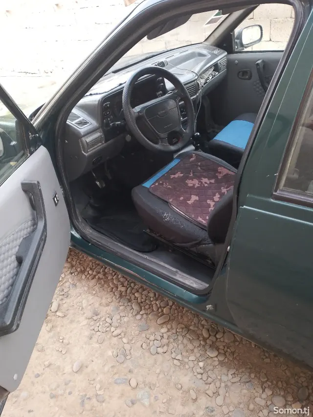 Daewoo Nexia 1996 · 1.6 MT