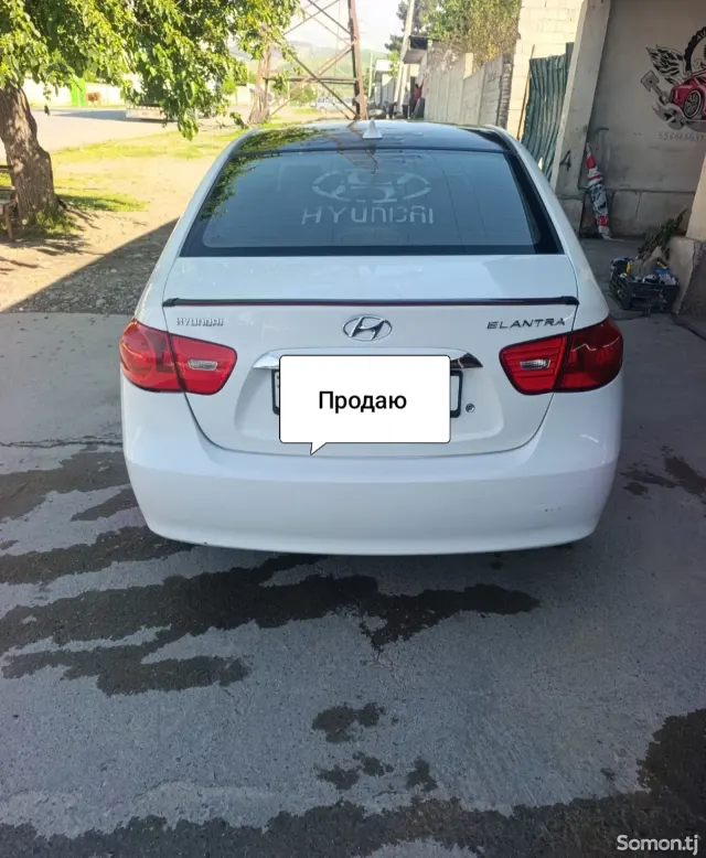 Hyundai Elantra 2010 · 1.8 AT