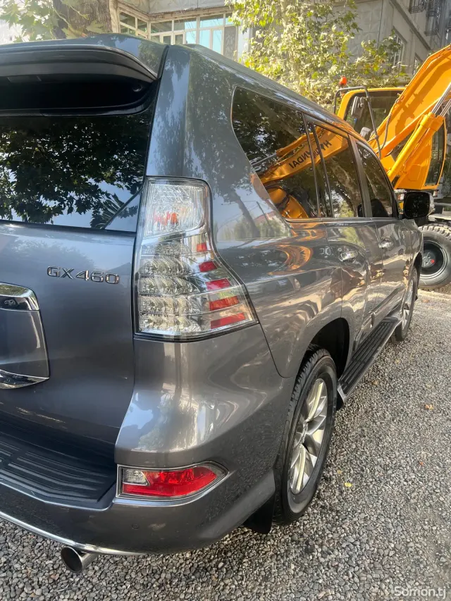 Lexus GX series 2017 · 4.6 AT