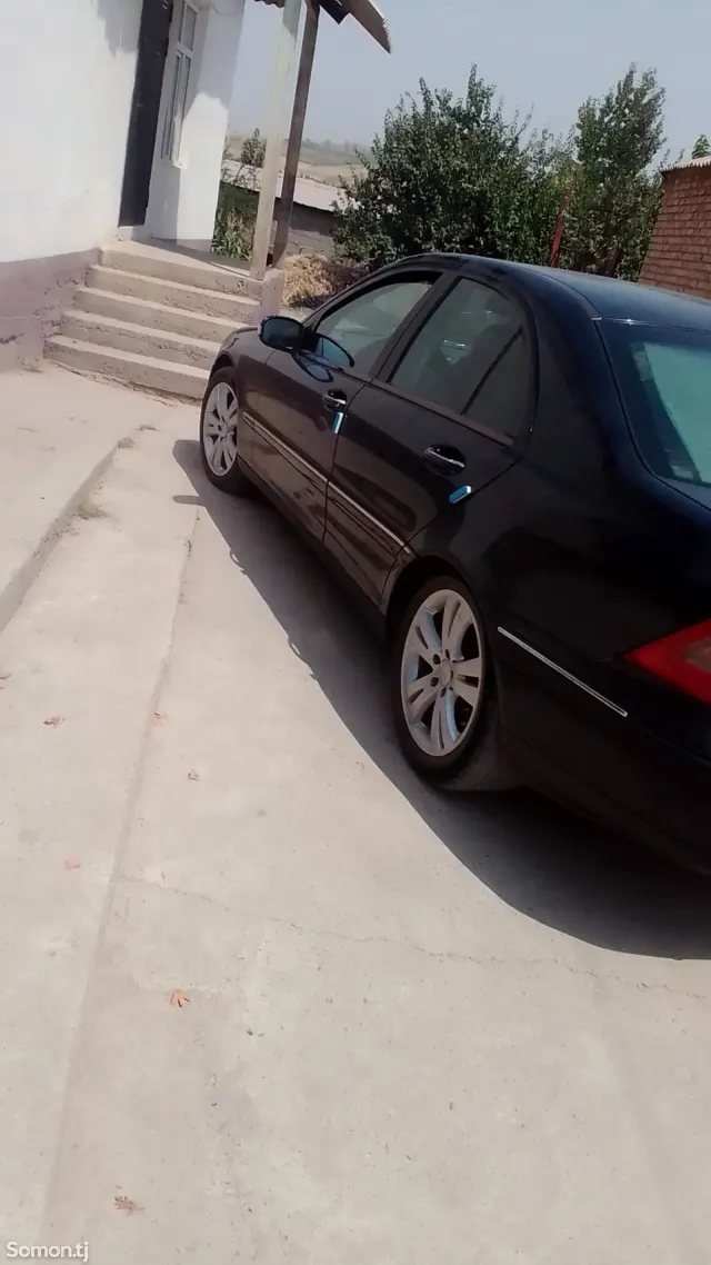 Mercedes-Benz C class 2000 · 2.0 MT