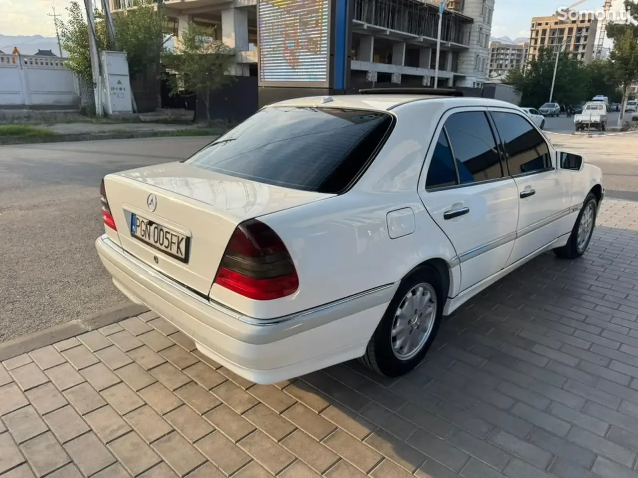 Mercedes-Benz C class 2000 · 2.8 AT