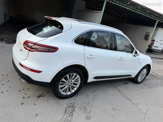 Zotye SR9 2017 · AT