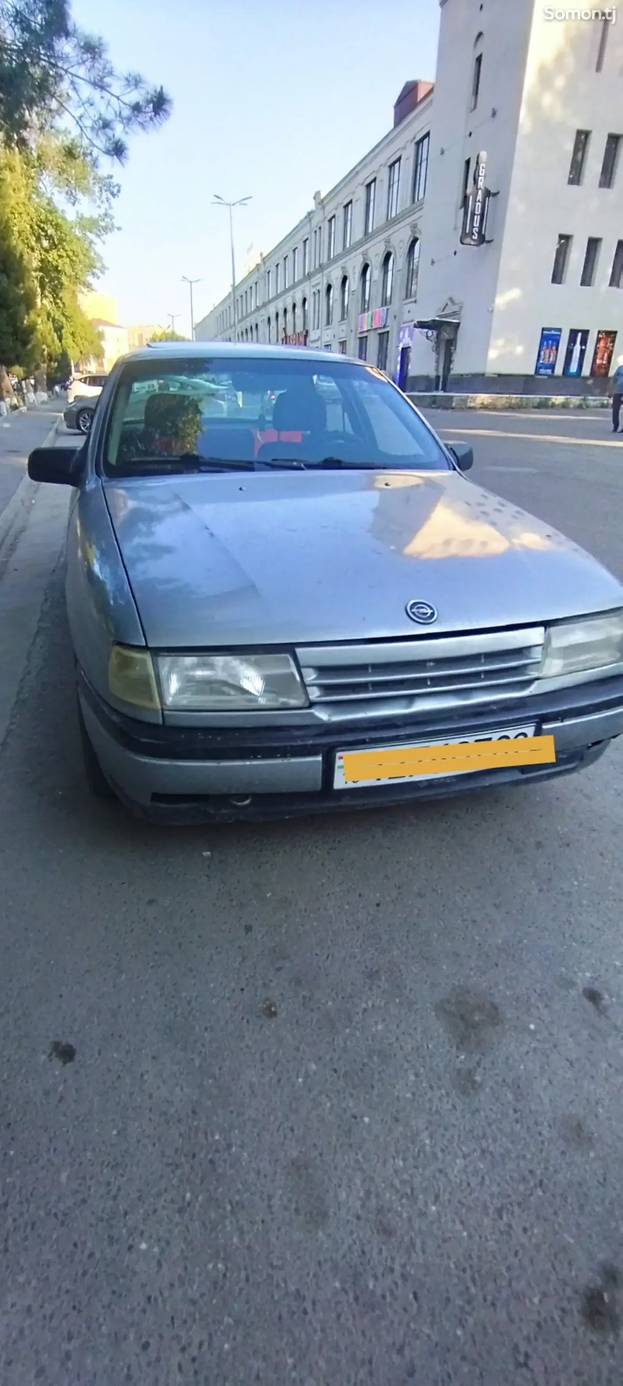 Opel Vectra A 1991 · 1.6 MT
