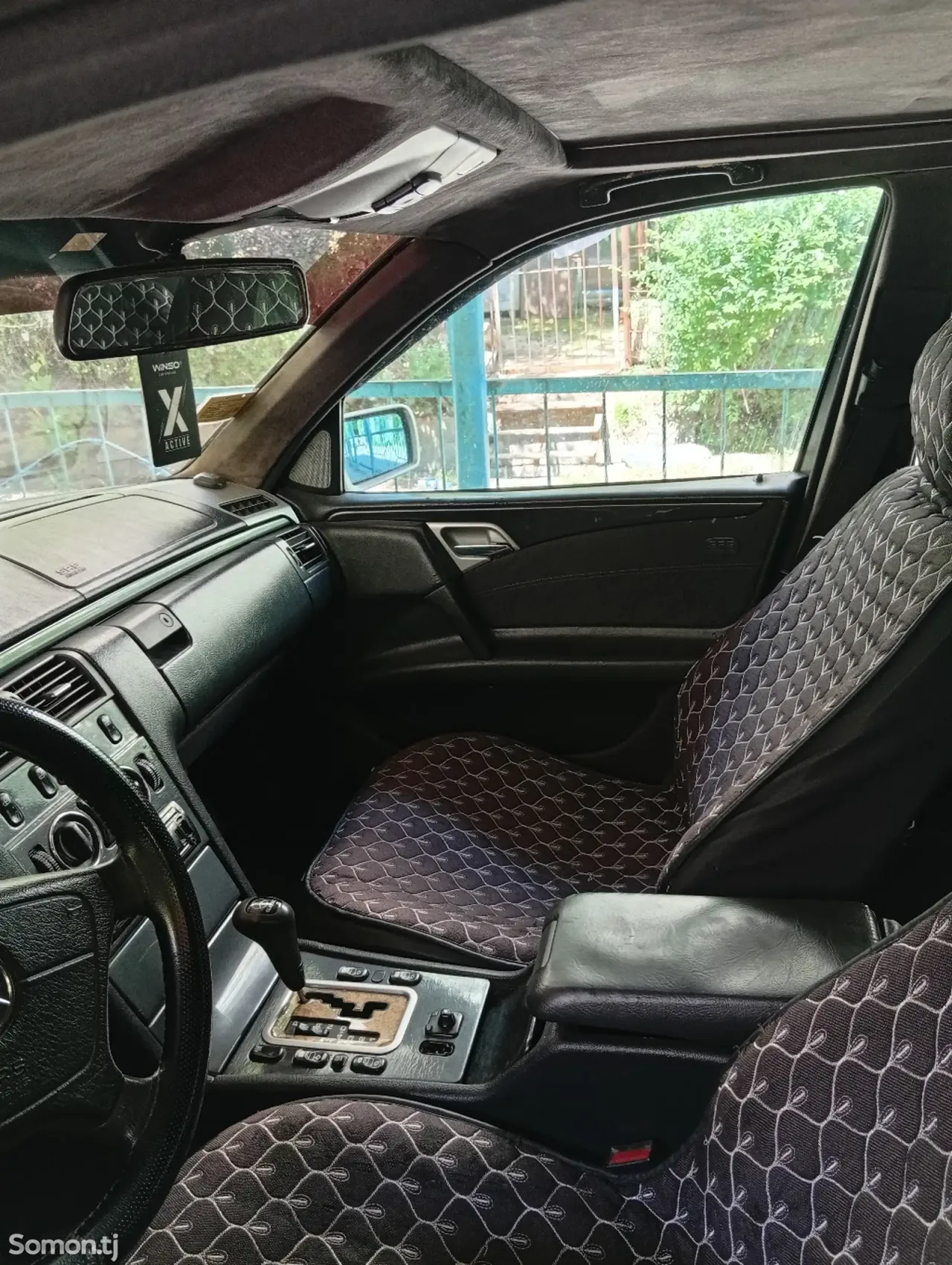 Mercedes-Benz E class 1999 · 2.4 AT