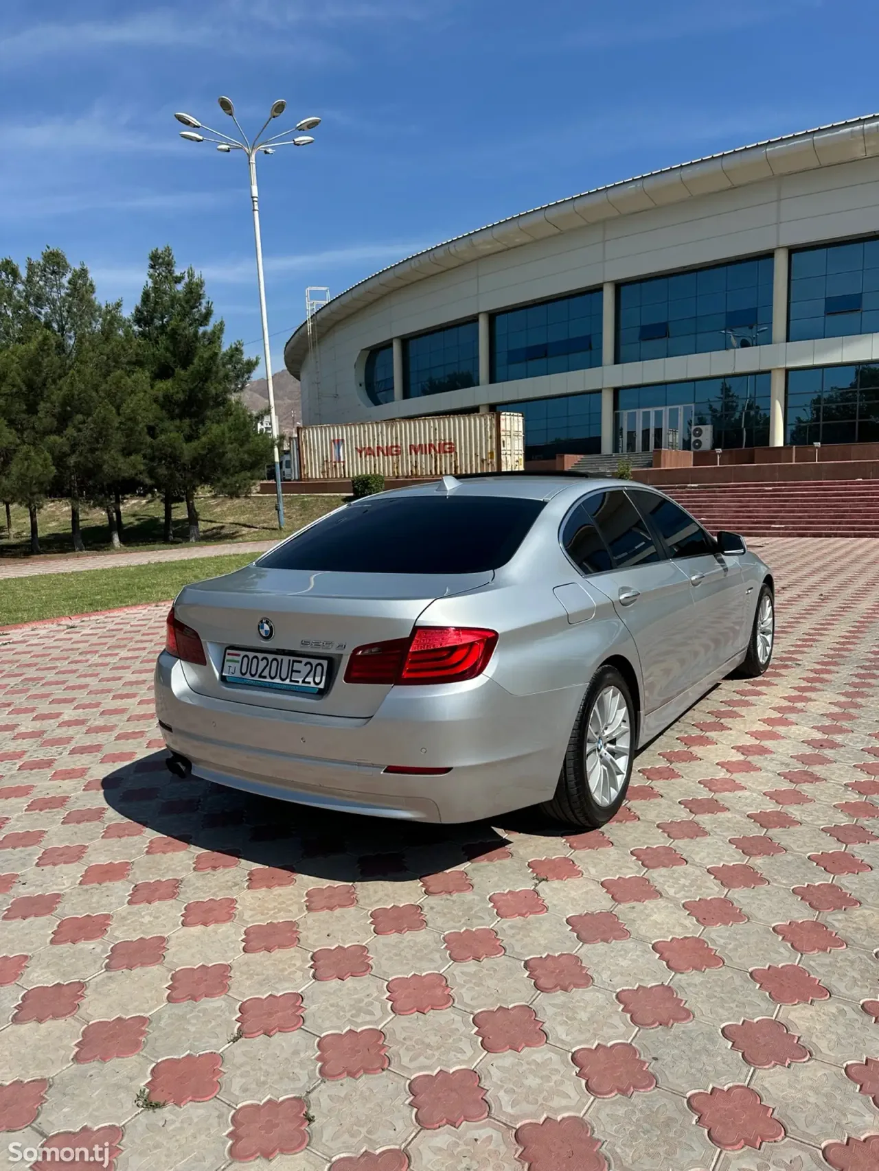 BMW 5 series 2011 · 2.0 AT