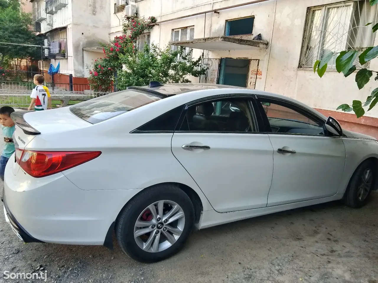 Hyundai Sonata 2011 · 2.0 AT