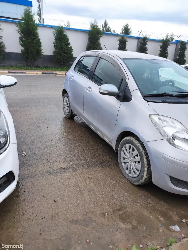 Toyota Vitz 2010 · 1.0 AT