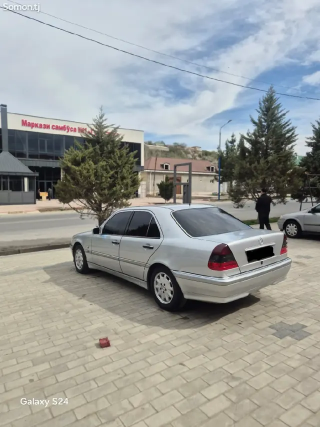 Mercedes-Benz C class 2000 · 2.4 AT