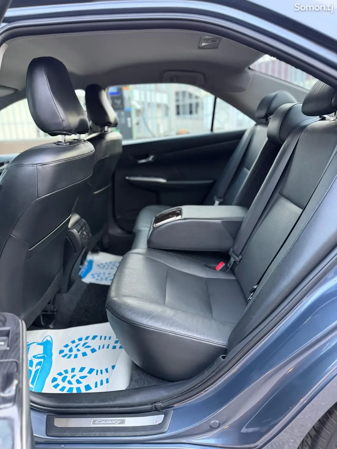 Toyota Camry 2015 · 2.0 AT