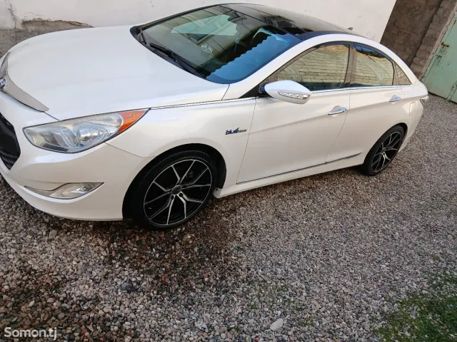 Hyundai Sonata 2014 · 2.4 AT