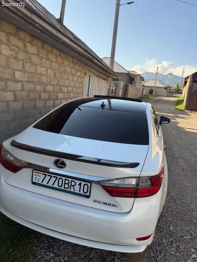 Lexus ES series 2013 · 2.5 AT
