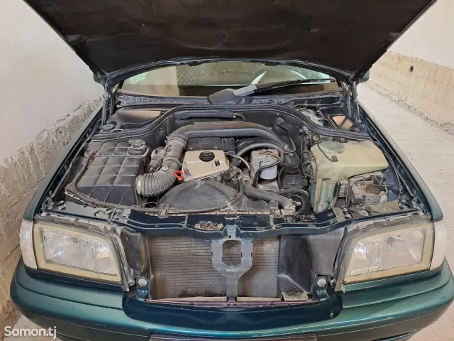 Mercedes-Benz S class 1990 · 2.2 MT