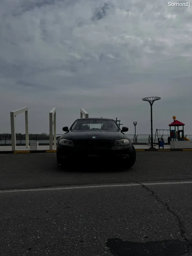 BMW 3 series 2011 · 3.0 AT