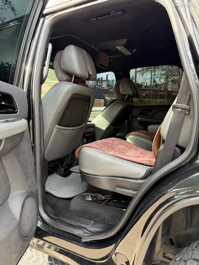 Chevrolet Tahoe 2011 · 5.3 AT