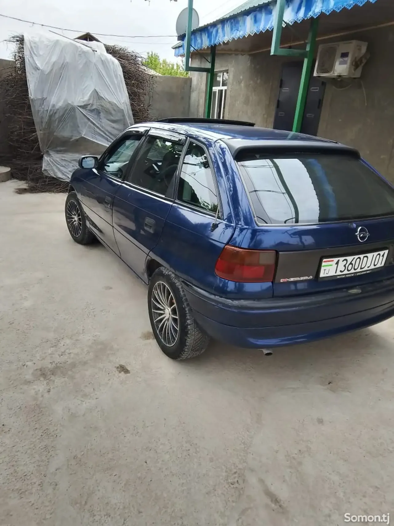 Opel Astra F 1996 · 1.6 MT